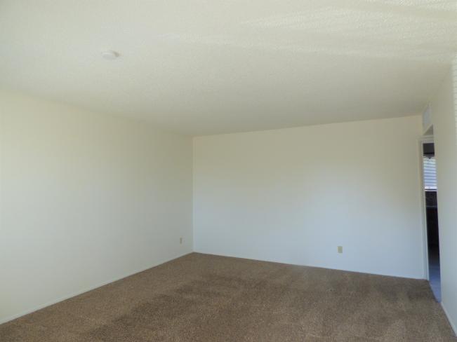 3612 W Colter ST d (Lv Rm)_11122019