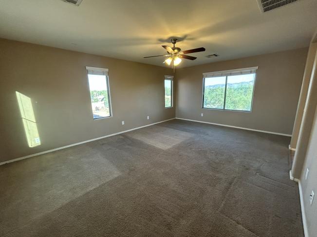 8623 S 40th DR IMG_5405_10162025 8623 S 40th DR IMG_5405_10162025