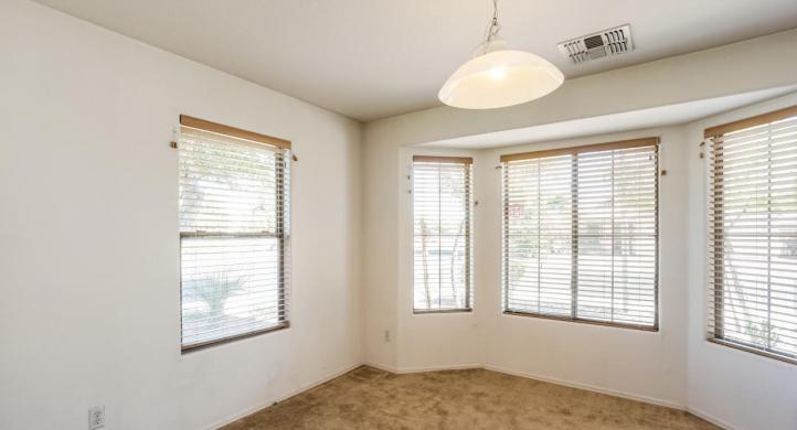 11233 W Elm LN Eat-in Kitchen
