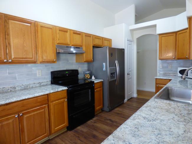 3023 E Captain Dreyfus AVE P1170674_08082023