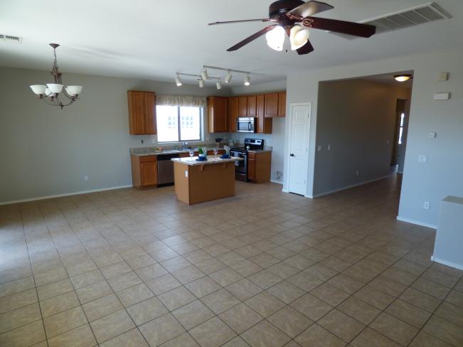 4319 W Burgess LN P1180105_11102023