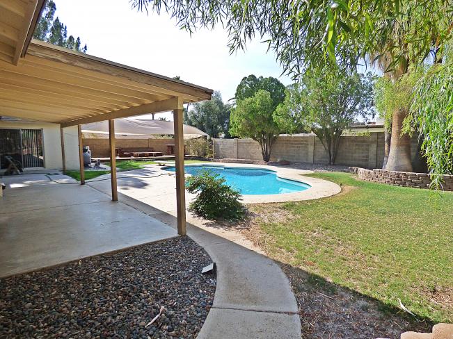 2423 E Beryl AVE P1000982_06222015