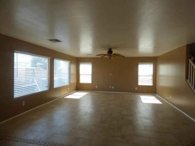 4005 S 55th DR P1060806_11212018