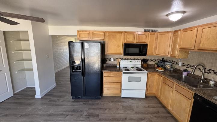 3510 E Ludlow Dr IMG_4304_10142026