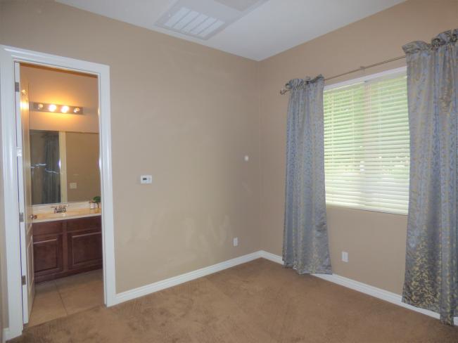 2702 E Redwood Pl f12_07122019