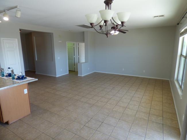 4319 W Burgess LN P1180108_11102023