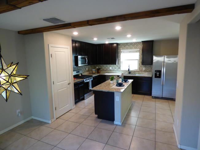 8045 W Agora LN P1180082_11032023