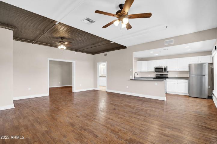 5753 W Glendale AVE 1_09112023