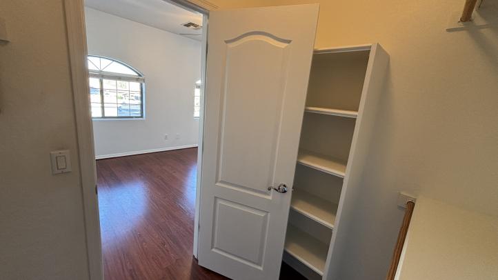 1833 E Hartford AVE IMG_2644_02202026