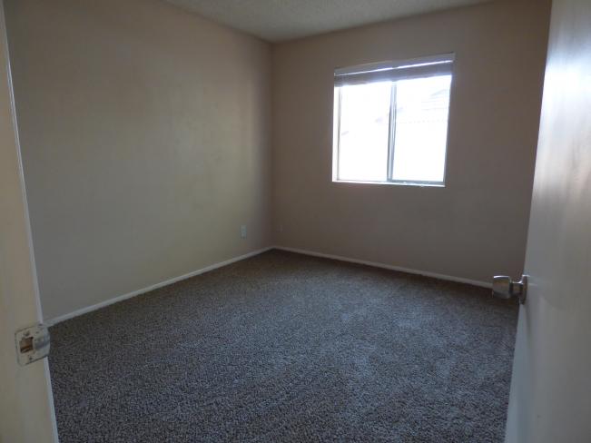 2423 E Beryl AVE P1040614_09082017