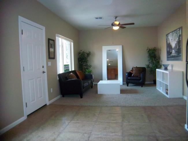 15430 N 25th ST Living area