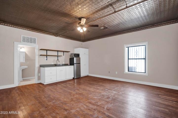 5753 W Glendale AVE 1_09112023