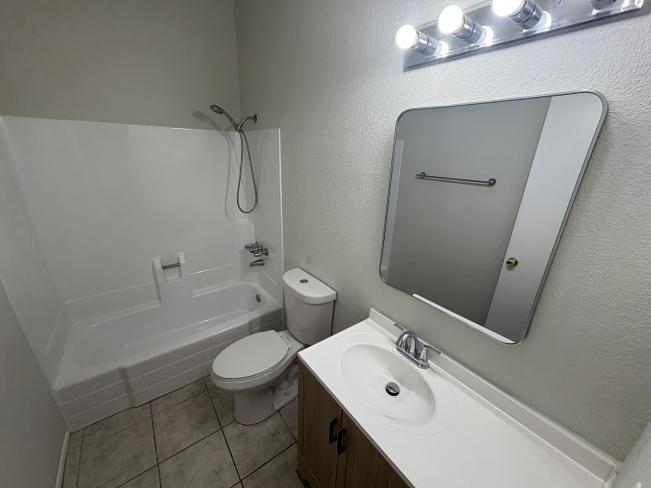 1301 W 3rd ST IMG_3837_11062025