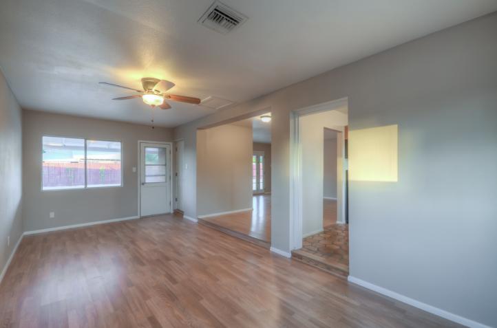 4814 E Avalon DR Family Room (1)-SMALL_10212016