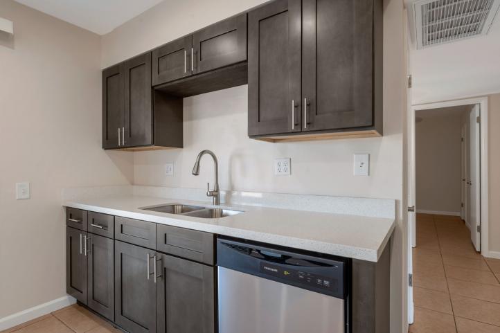 9822 W Silverbell DR Pic (5)_12052025