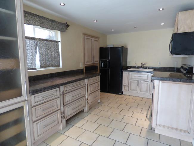 8021 N 14Th Pl P1030655_10242016