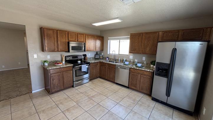 4737 N 83rd Dr IMG_2141_12182025