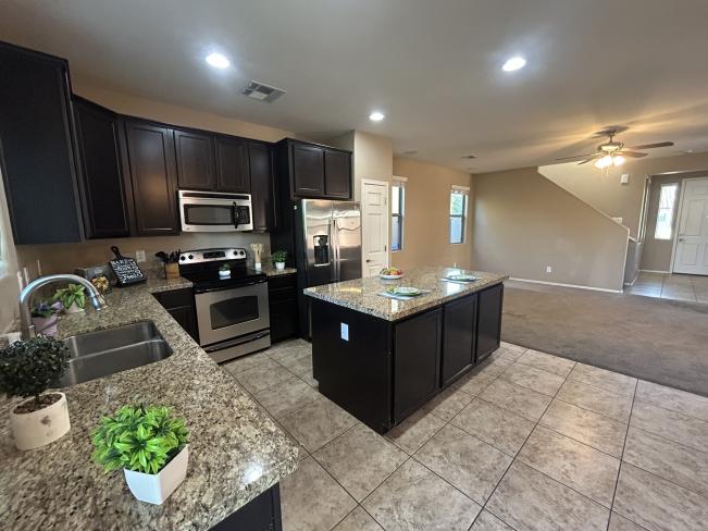 8623 S 40th DR IMG_5392_10162025 8623 S 40th DR IMG_5392_10162025