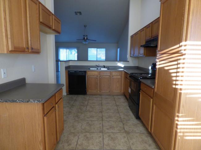 2017 N 103rd DR P1030082_06152016