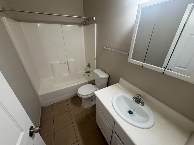 1062 N 27th ST IMG_3862_11102025