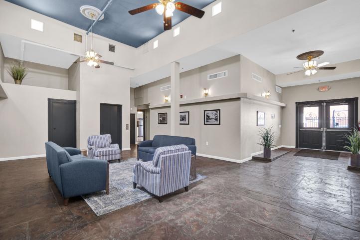 5753 W Glendale AVE P1153758_10272023
