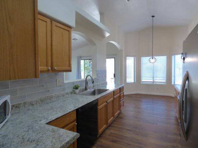 3023 E Captain Dreyfus AVE P1170675_08082023