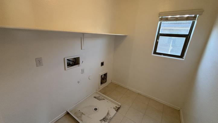 14719 W Poinsettia DR IMG_2074_12112025