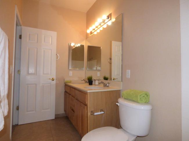 1702 E Bell RD c15_01102020