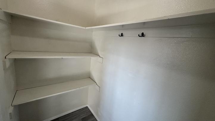 3626 N 37th ST IMG_2027_12102025