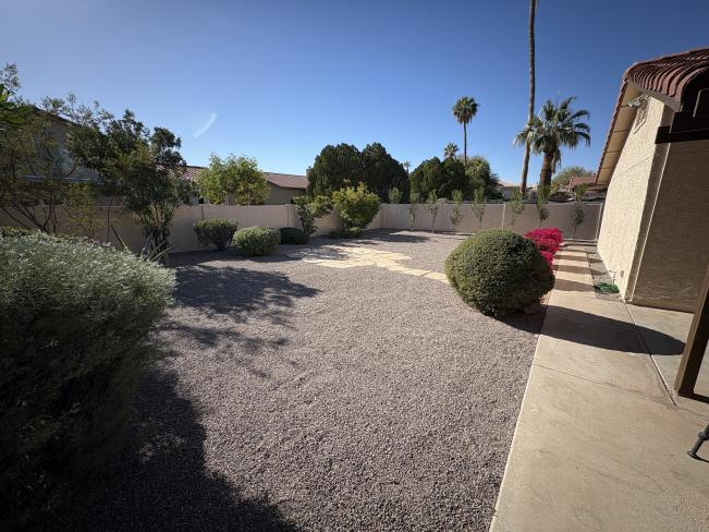 1809 E Crocus DR IMG_1178_01022025 1809 E Crocus DR IMG_1178_01022025