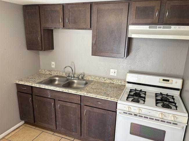 1832 E Harvard ST Picture4_04252025 1832 E Harvard ST Picture4_04252025