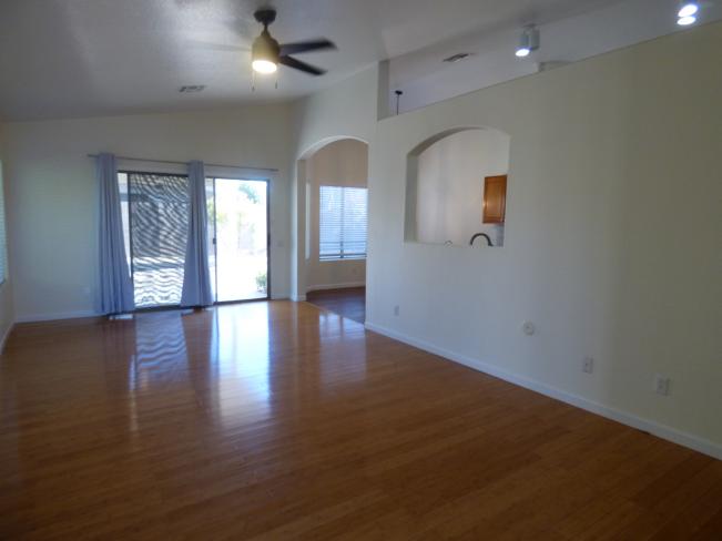 3023 E Captain Dreyfus AVE P1170671_08082023