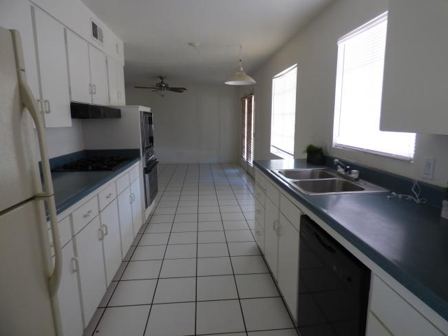 6828 E Vernon AVE P1040318_06222017