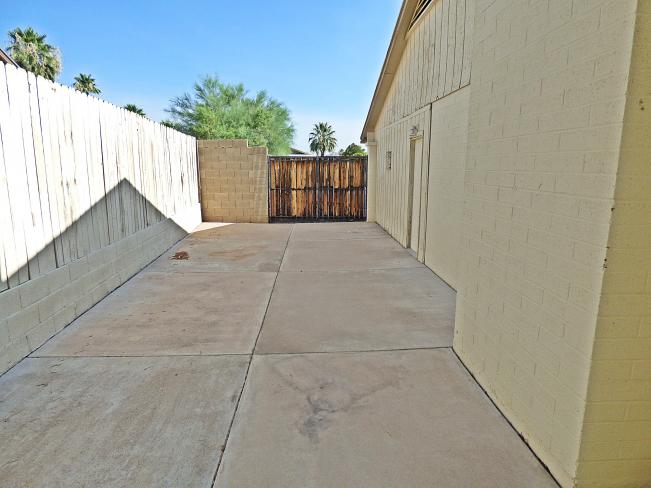 2423 E Beryl AVE P1000981_06222015