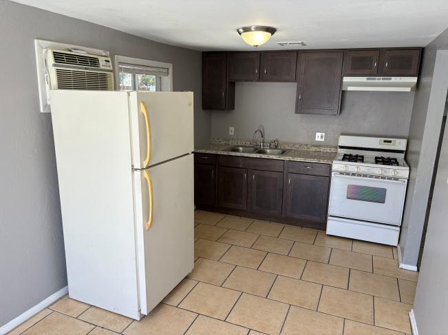 1832 E Harvard ST Picture5_04252025 1832 E Harvard ST Picture5_04252025