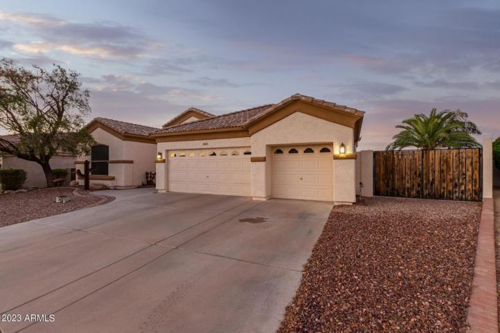 10604 W Deanna DR 2_12202023