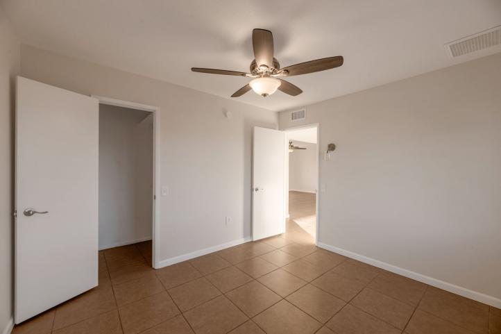 9822 W Silverbell DR Pic (23)_12052025