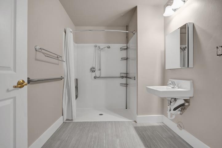 5753 W Glendale AVE P1153528_10272023