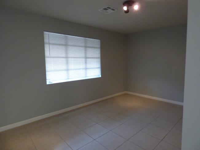 8021 N 14Th Pl P1030653_10242016