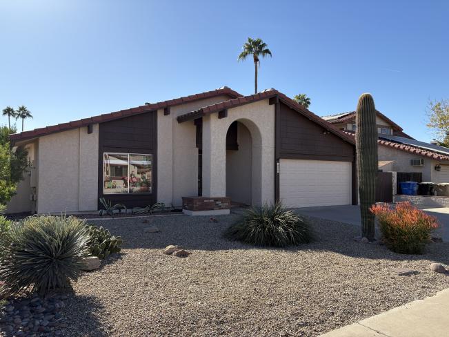 1809 E Crocus DR IMG_1156_01022025 1809 E Crocus DR IMG_1156_01022025