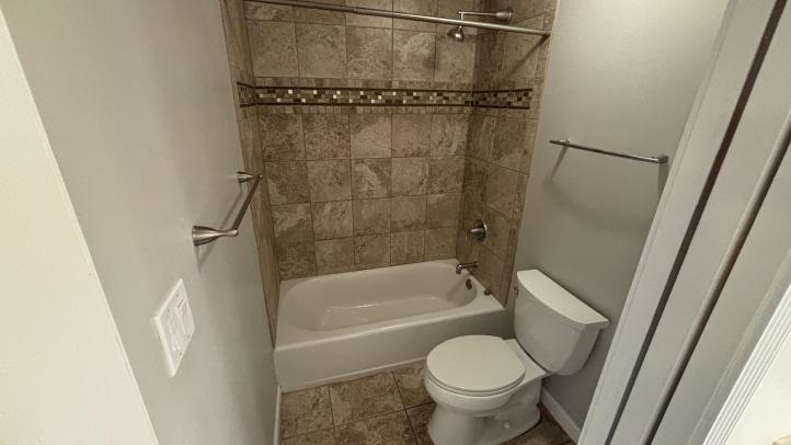 8625 E Valley View RD IMG_2121_12172025