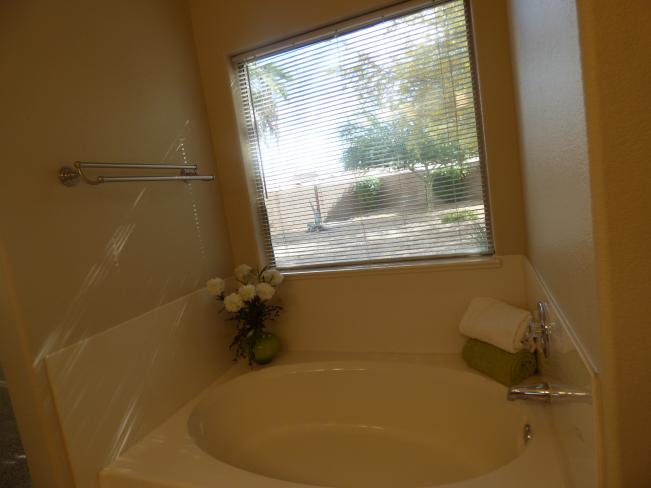503 W Grovers Ave P1060462_11092018