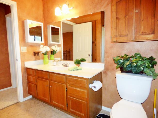 3728 N Rosewood AVE P1000436_04172015 3728 N Rosewood AVE P1000436_04172015