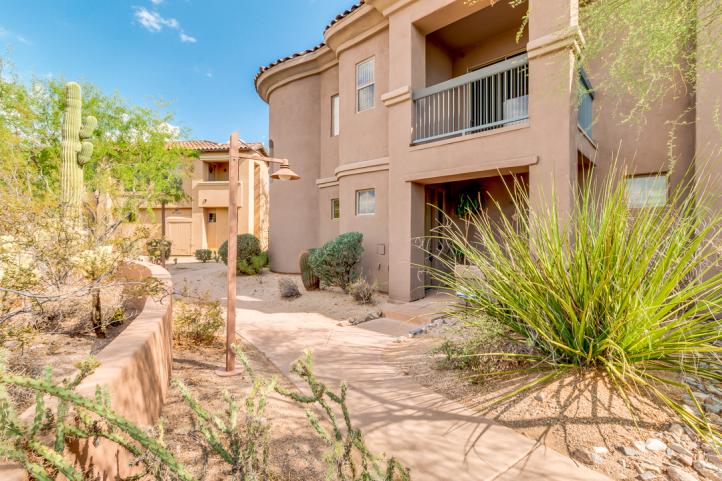 20801 N 90th PL NO Neighbors Above OR Below_09062018 20801 N 90th PL NO Neighbors Above OR Below_09062018