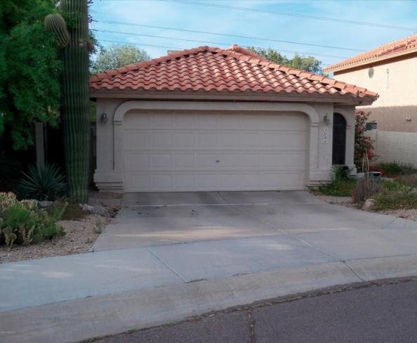 1604 E Villa Theresa DR Front