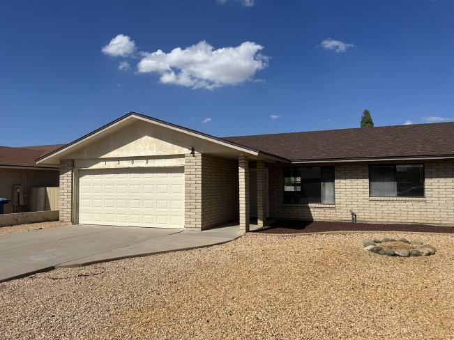 1302 W 13th ST IMG_5357_10162025 1302 W 13th ST IMG_5357_10162025