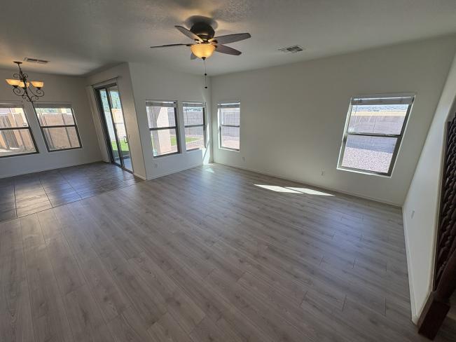 7709 S 63rd Dr IMG_3692_11042025