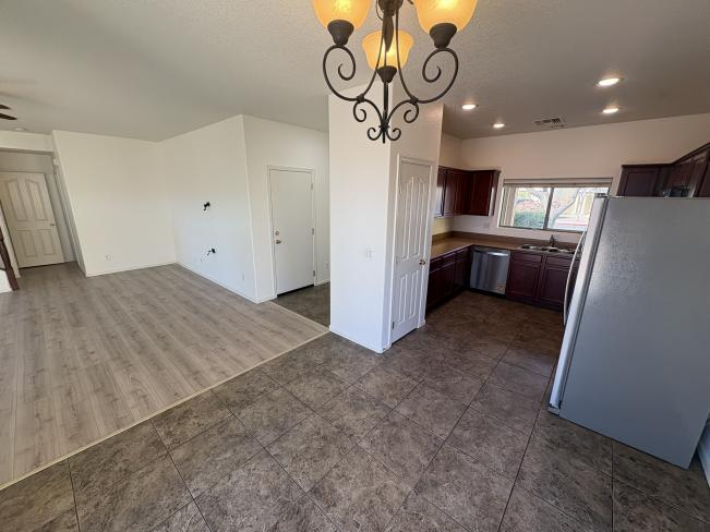 7709 S 63rd Dr IMG_3686_11042025