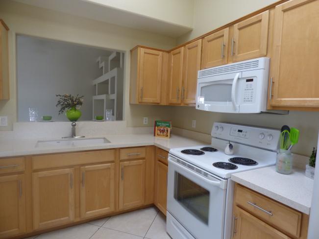 503 W Grovers Ave P1060432_11092018