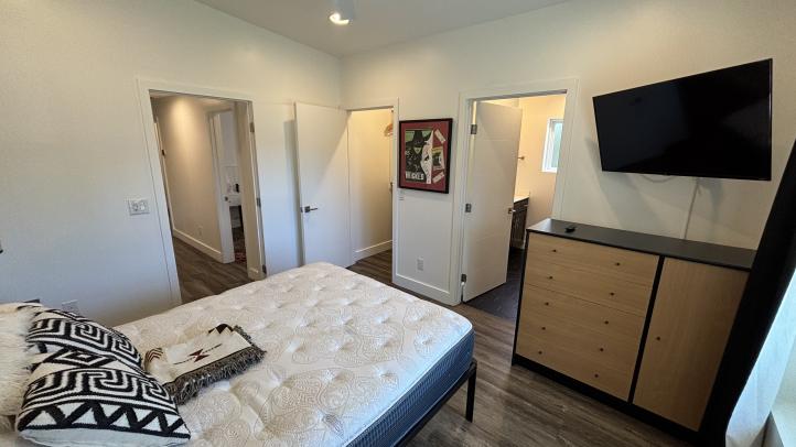 706 E Whitton Ave Apt C IMG_2745_03112026